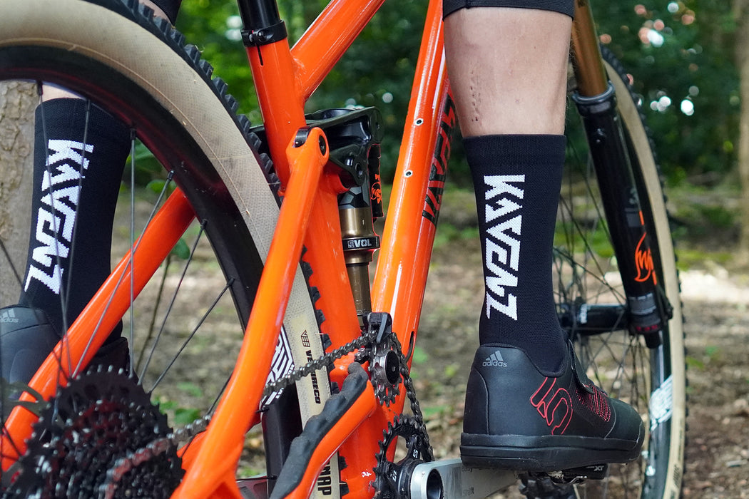 Kavenz Crew Socks Black and White